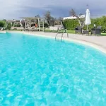 Masseria Un Posto Al Sole Alojamento de Acomodação e Pequeno-almoço 4*