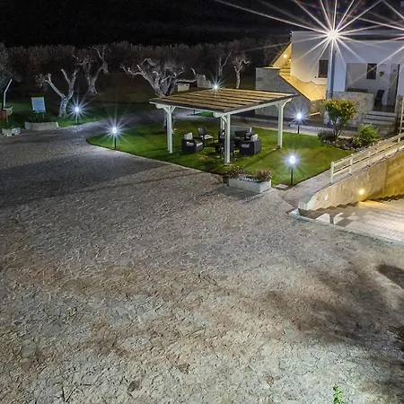 Masseria Un Posto Al Sole Bed & Breakfast