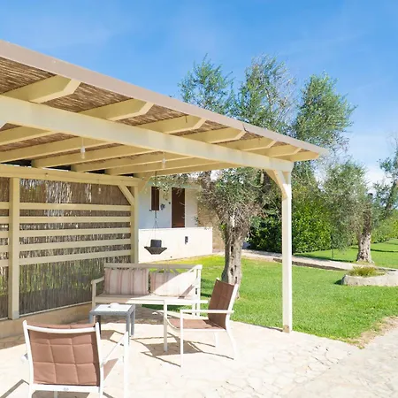 Masseria Un Posto Al Sole Bed & Breakfast 4*