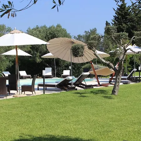 Bed & Breakfast Masseria Un Posto Al Sole 4*