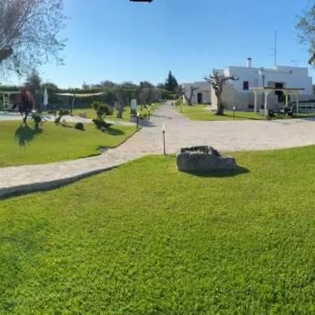 Masseria Un Posto Al Sole Bed and Breakfast 4*