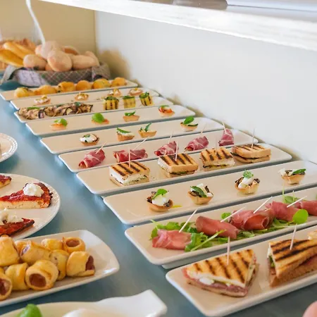 Masseria Un Posto Al Sole Bed and Breakfast 4*